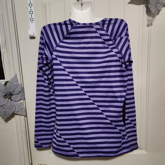 Nike pro shirt for women size L - Picture 2 of 5